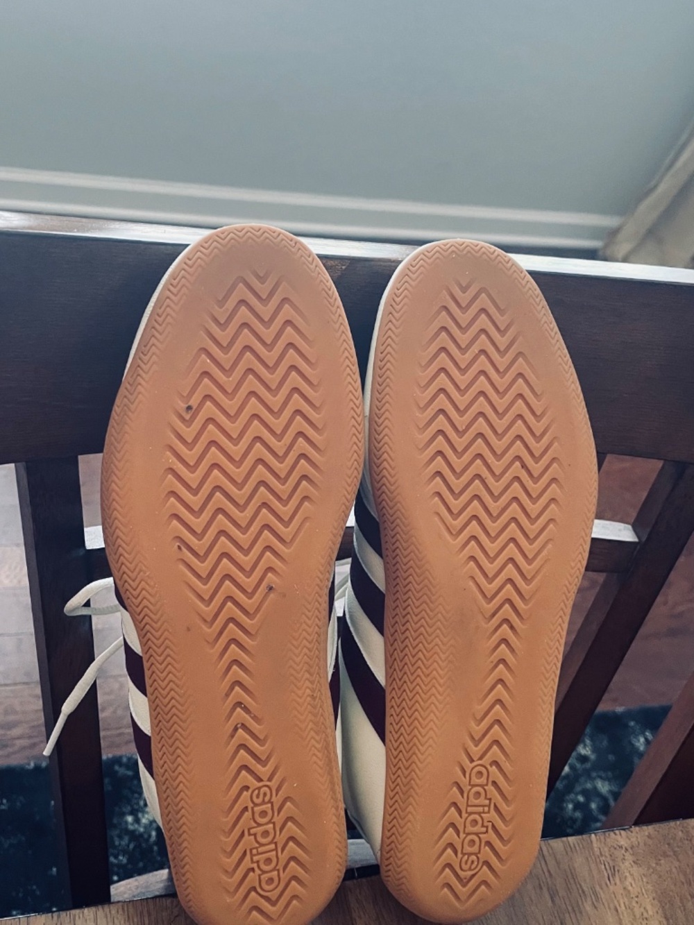 Adidas low profile sneakers burgundy stripes size 7.5 - Picture 4 of 5